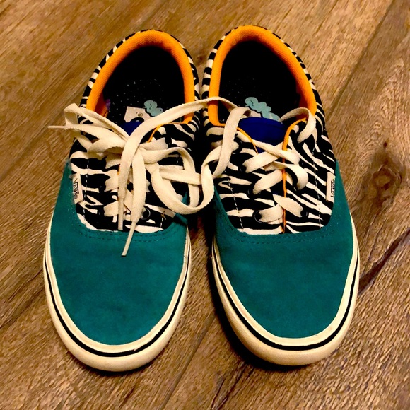 Vans Shoes - Vans Comfu Cush Zebra Tide-pool/Surf The Web